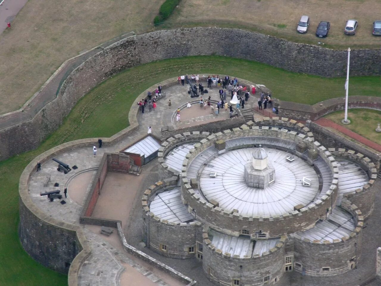 Башня бастиона. Форты Генриха VIII. Диальский замок Великобритания. Дильский замок Википедии. Замок дил Англия.