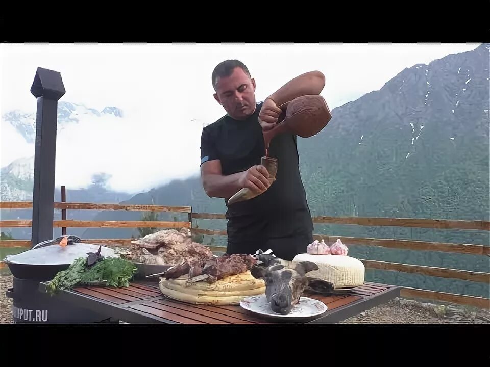 Кадры в дагестане. Танцуют лезгинку на дороге. Лезгинка на дороге. Золотая молодежь кавказа. Показать кавказ видео.