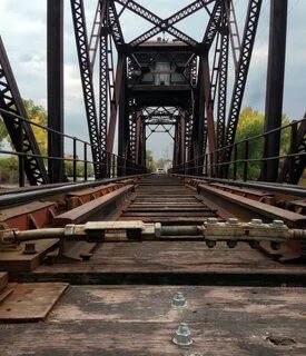 Фото железного моста