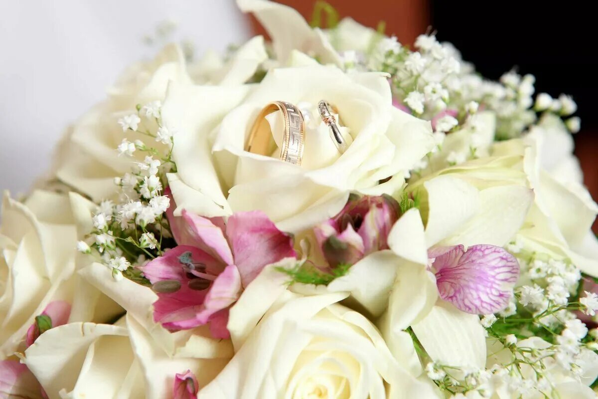 Свадебные цветы. Свадебные букеты поздравительные. Нежный букет цветов. Свадебные цветы картинки.