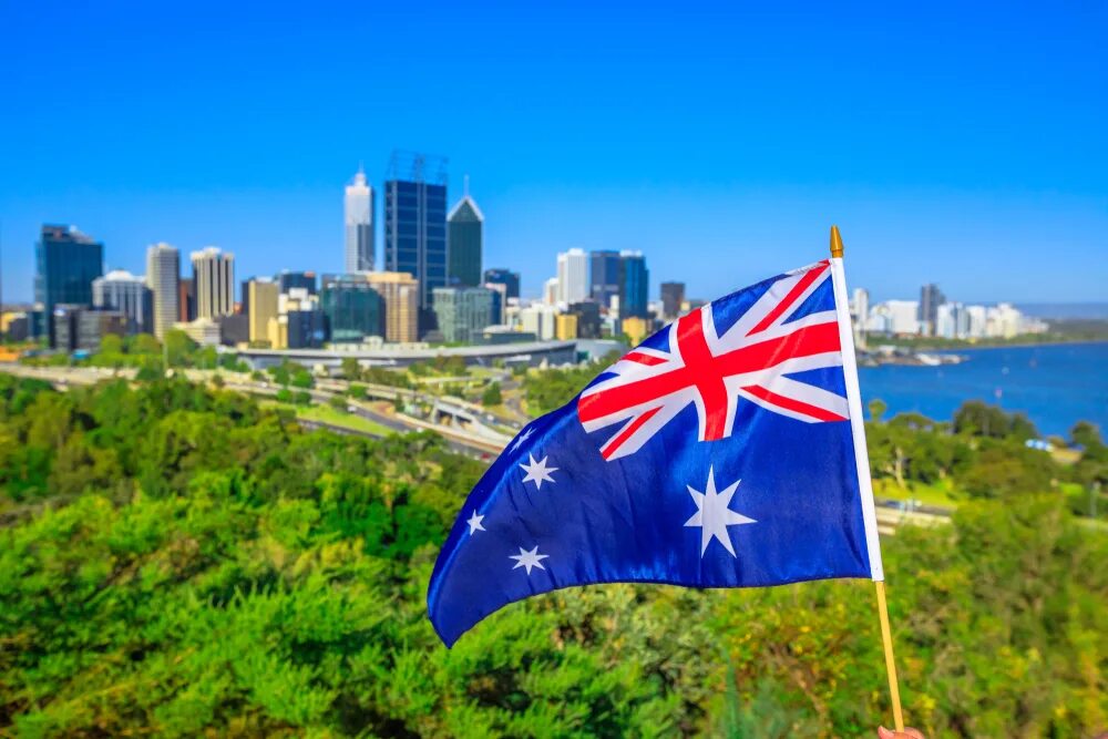 Australia works. Сфера услуг австралии. Австралийские выпускники. Travel and study abroad. Australia works.