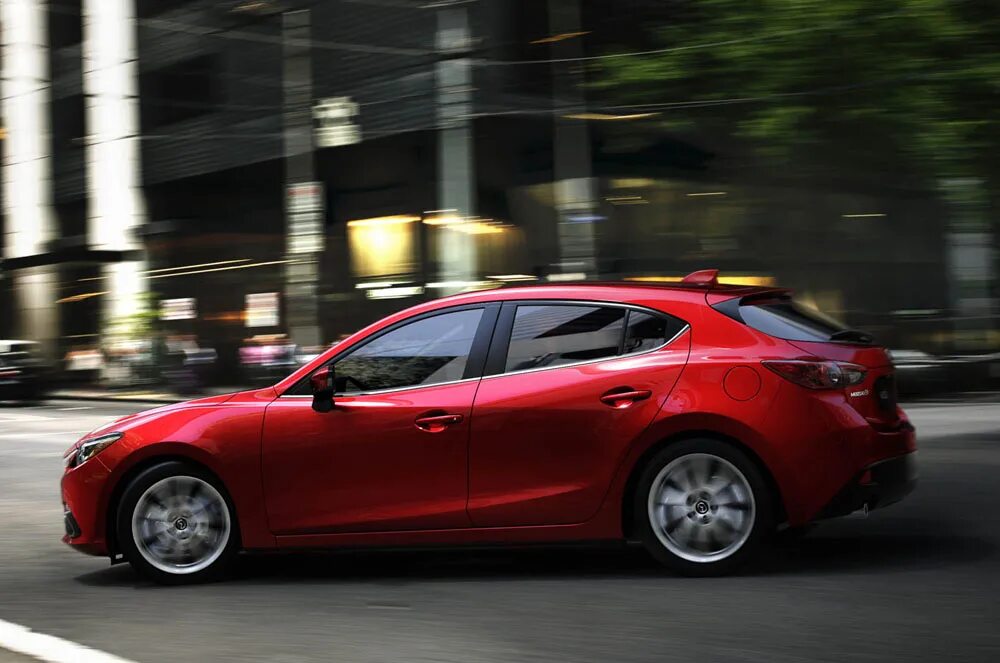 Mazda 3 drive. Мазда 3 2014. Mazda 3 2014 хэтчбек. Mazda 3 3 дверная. Mazda 3 Hatchback New.