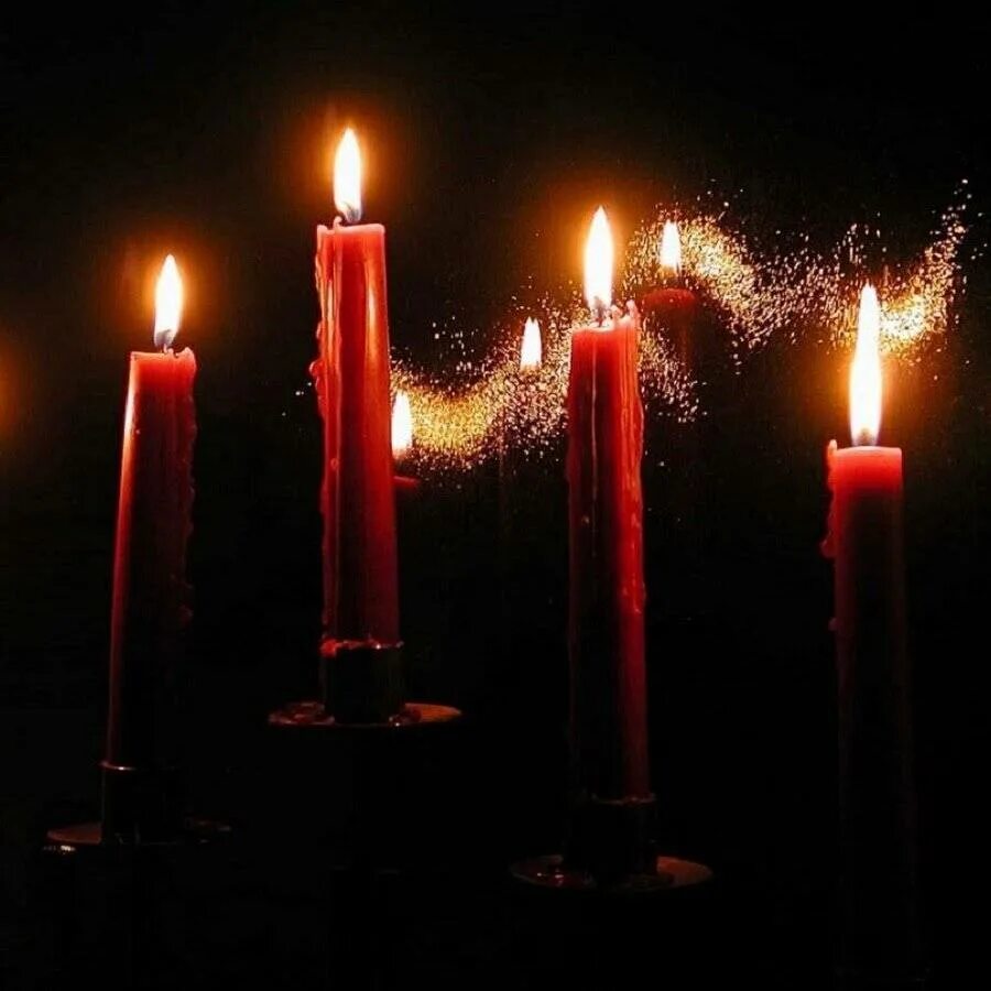 Зажгем свечи. Зажженная свеча. Горящие свечи. Свеча горела. Красивые поминальные свечи.