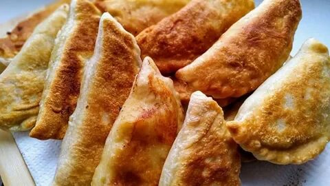 Чебуреки из дрожжевого теста на сковороде