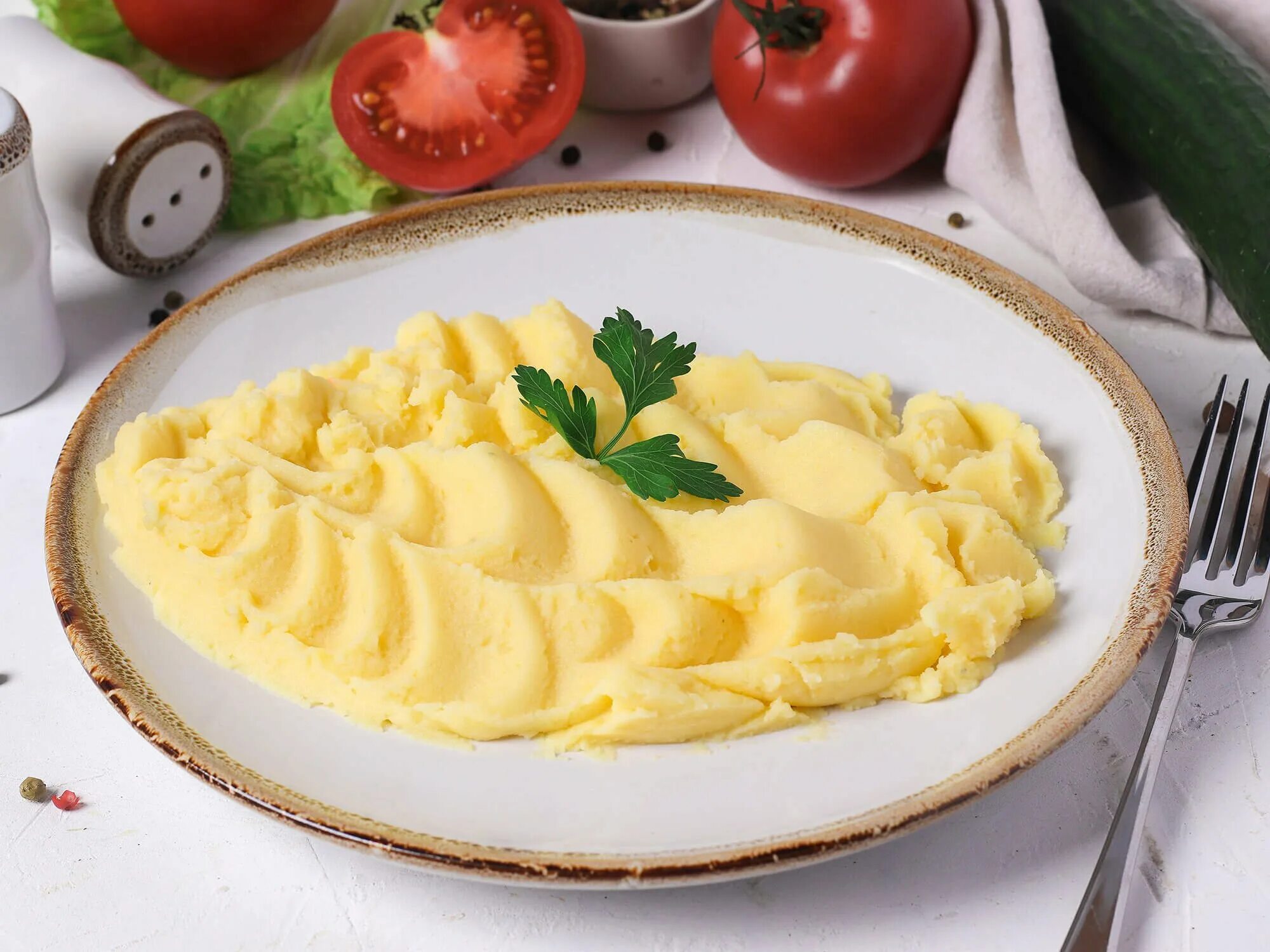 Пюре фото. Гарнир к пюре. Картофель пюре. Гарнир к пюре картофельному. Пюре в тарелке.