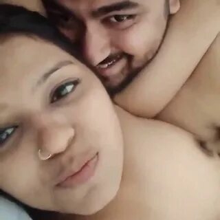 Irmão pressionando os peitos da irmã e beijando sozinho em casa xHamster 