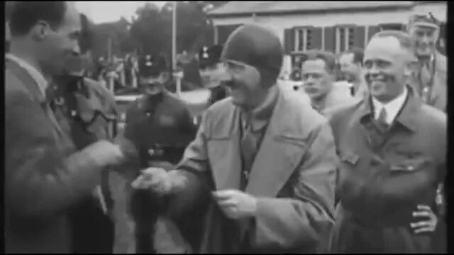 Мрачное обаяние адольфа. Мрачное обаяние адольфа гитлера сериал. мрачное обаяние адольфа гитлера. 3 мрачное обаяние адольфа гитлера. гитлер и сталин встреча во львове видео.