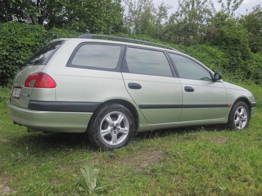 Toyota Avensis универсал 1999. Toyota Avensis 1998 универсал. Toyota универсал 1999. Тойота Авенсис универсал 1 поколение. Тойота универсал 1999