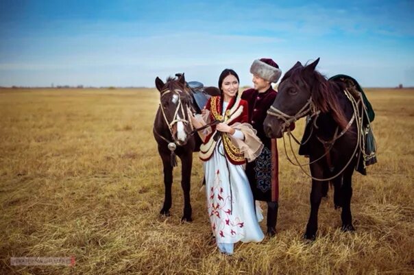 Традиции казахов связанные с лошадьми. Казахи пара.
