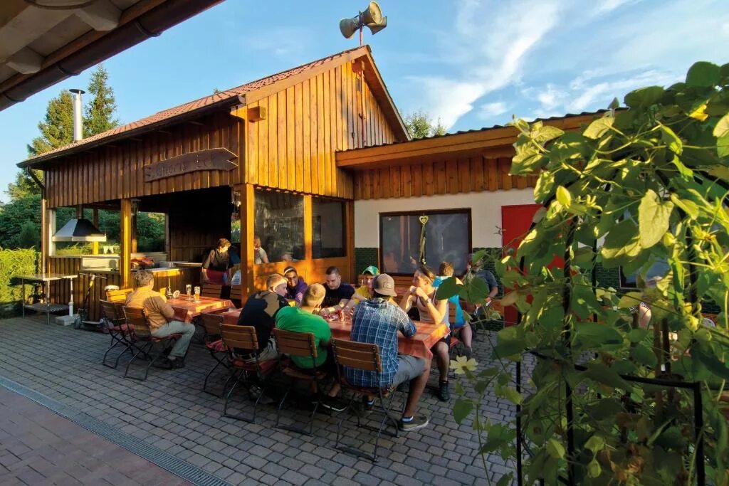 Набор мебели для террасы. Зона отдыха женис топар. Холидей парк. Holiday park resort. Холидей база отдыха оренбург.