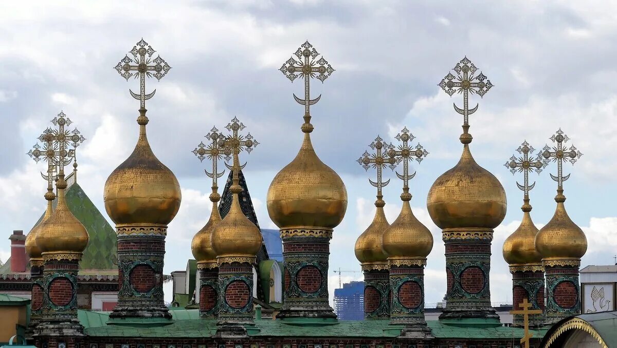 Золотые купола храма христа спасителя. Купол церкви православной. Погода в золотые купола. Рязань купола. Золотые купола.