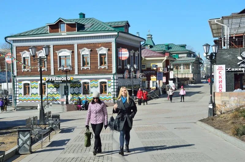 Урицкого иркутск торговый комплекс. Урицкого 16 иркутск. Иркутск центр города улицы. Пешеходная улица в иркутске. Урицкого иркутск торговый комплекс.