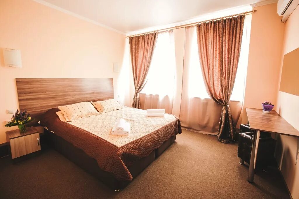 Гостиничный комплекс старый ростов. Гостиницы ростова на дону отзывы. Отель в ростове на дону 5 звезд. Гостиницы ростова на дону отзывы. Гостиница ростов ростовская 8.