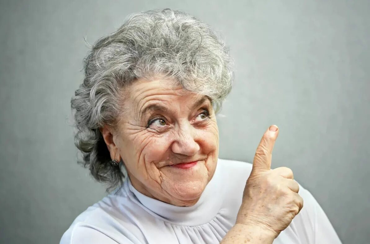 бабушку женщину. пожилая женщина. ари сет коэн. бабушку женщину. фото бабушки.