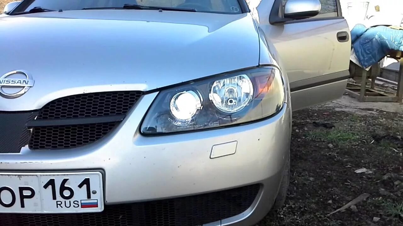 Ближний свет альмера н16. Фары Ниссан Альмера н16. Фара Nissan Almera n16. Nissan Almera n16 реснички на фары. Ниссан Альмера n16 Ближний свет.