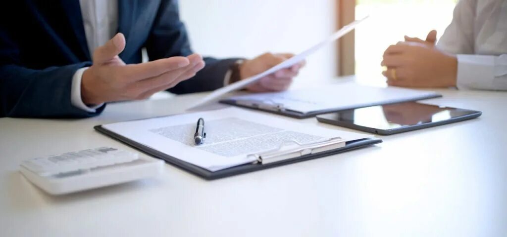 Банковский комплаенс. Legal and compliance. Legal compliance. Бизнес картинки комплаенс. Bribery meaning.