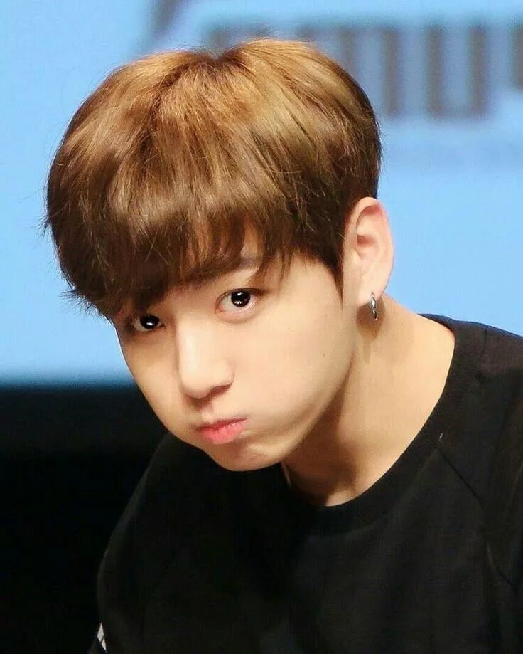 Чон чон гук bts. Чон чон гук bts. Номер телефона гука. Bts jungkook. Bts joongook.