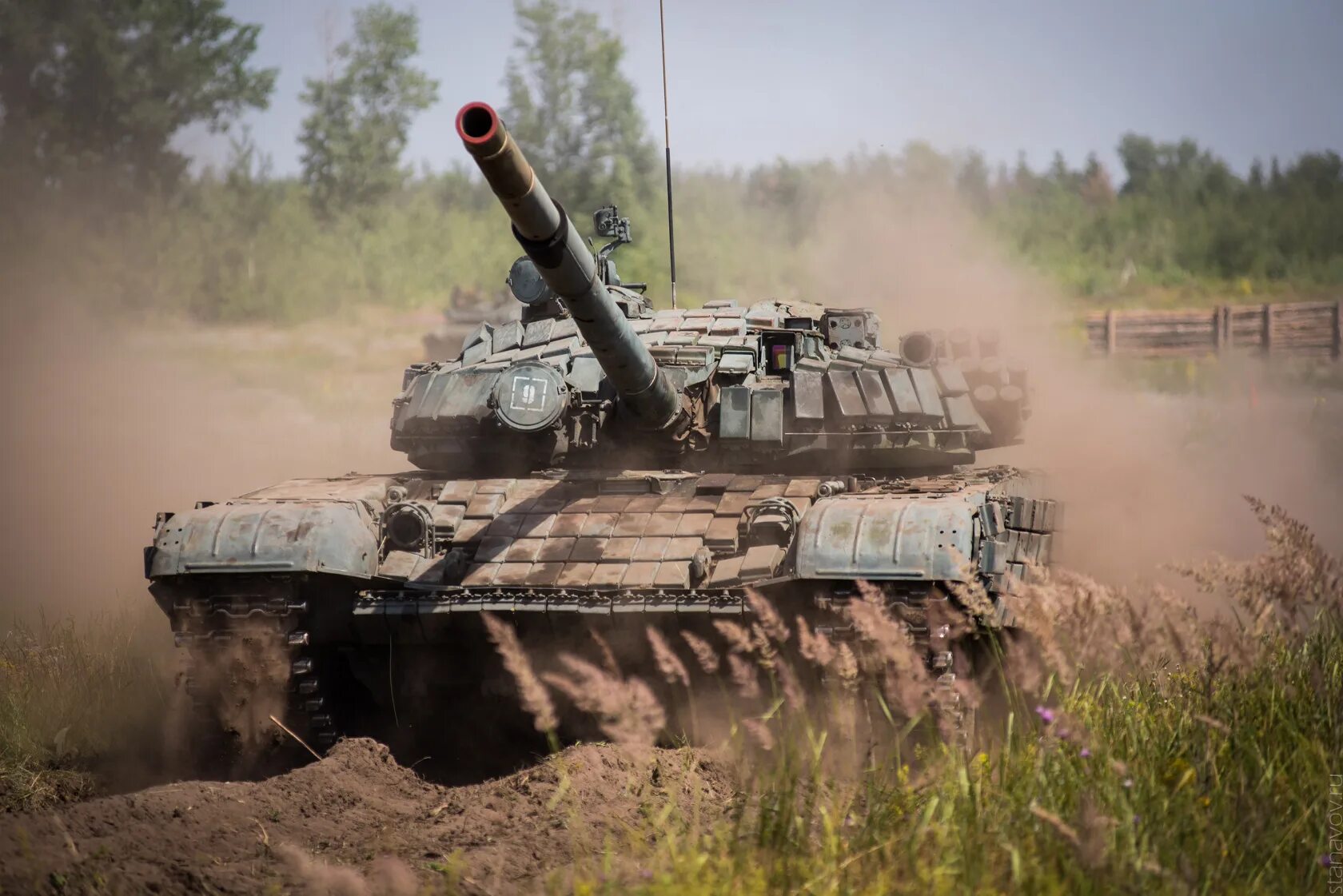 т-72 танк россия. российский танк алеша. т-72б3. танк т72б3. т-80у кантемировской дивизии.