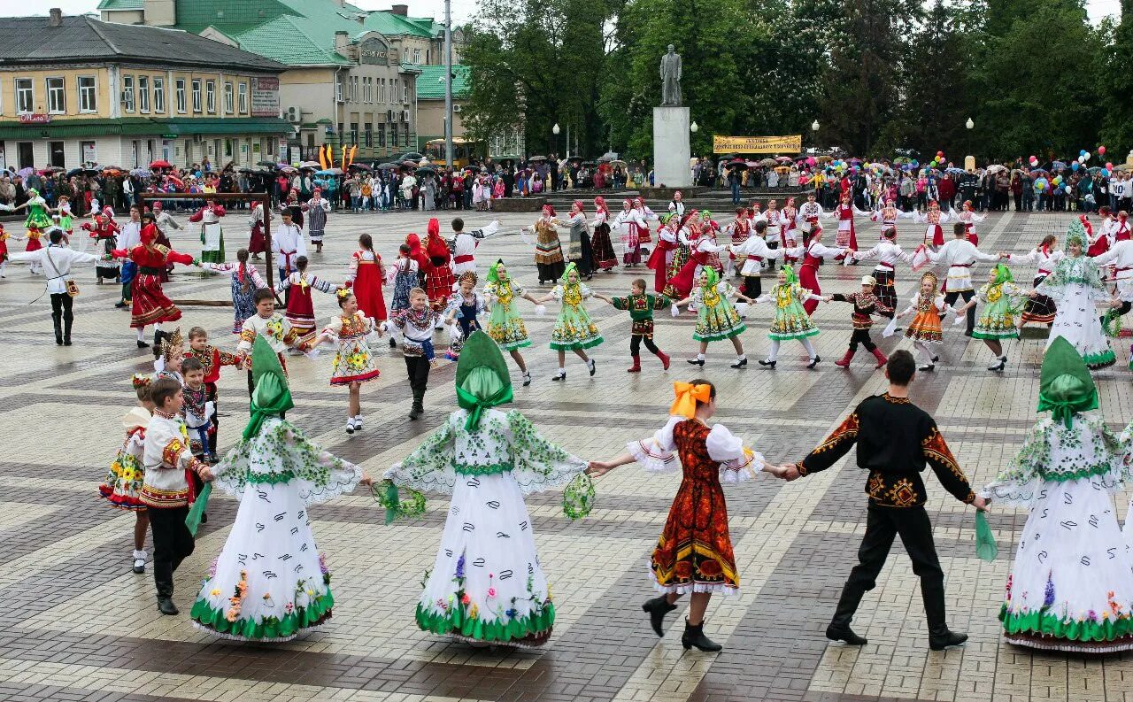 Борисоглебск работа сегодня. Борисоглебск площадь. день города борисоглебск воронежской области. день города борисоглебск. проект праздник в городе.