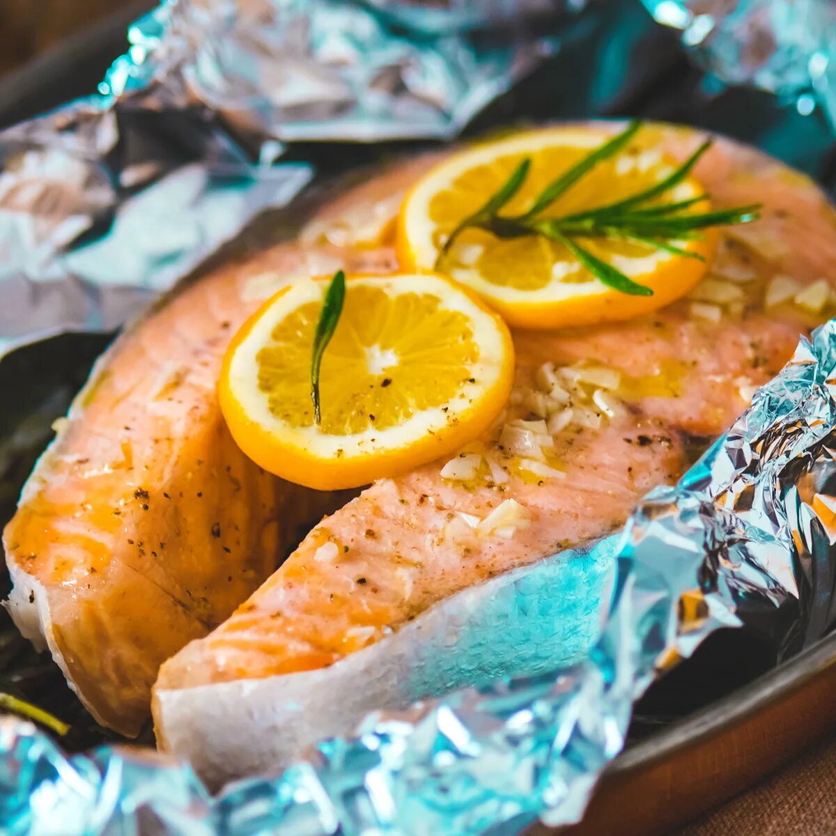рыба карп запеченный. как запечь рыбу в духовке с лимоном. форель с апельсинами. балик пишириш. скумбрия в духовке с лимоном и луком.
