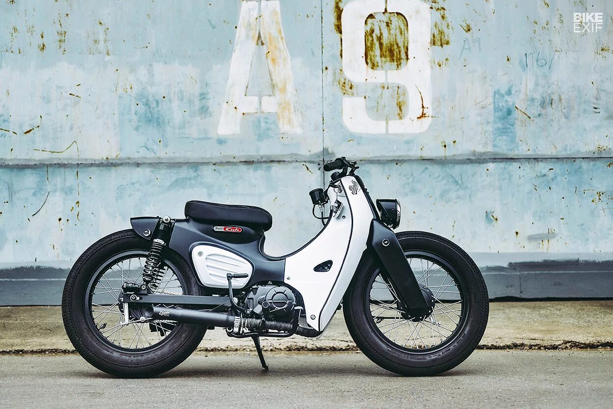 Хонда супер каб 50. Honda super Cub 50 Custom. Honda super Cub. Honda Cub 50. Honda Cub 50 Custom.