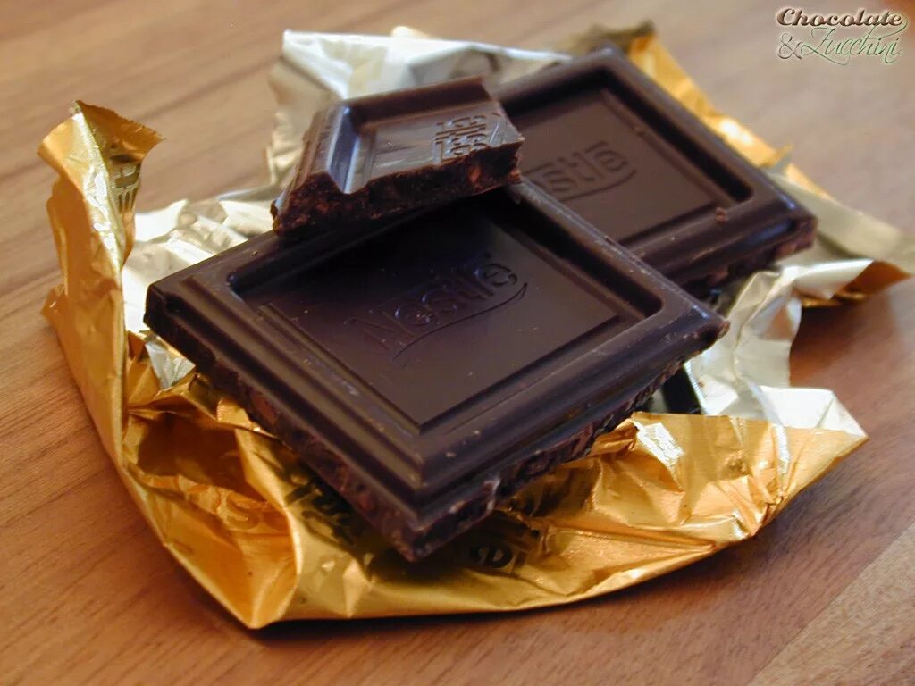 Шоколад и писатель. Дорогие шоколадки. Кусок шоколада. Самая дорогая шоколадка в России. Самый дорогой шоколад.