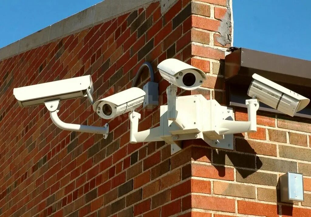 видеонаблюдение на объекте. наружная камера видеонаблюдения. комплекс камер видеонаблюдения. камера видеонаблюдения. видеонаблюдение на даче.