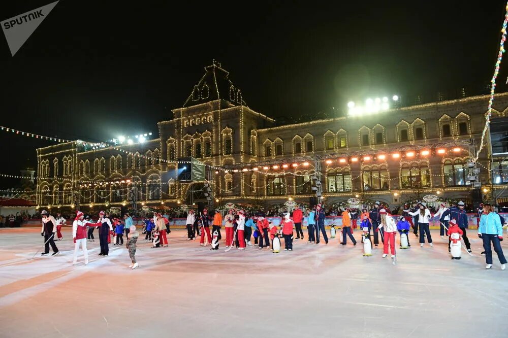 Каток ГУМ ГУМ. ГУМ-каток на красной площади. ГУМ-каток Москва 2022. Площадь катка ГУМ. Катки москвы сейчас