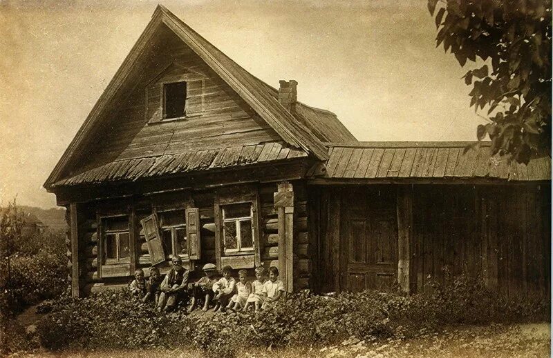 Крестьянский дом 19 век Тверская Губерния. Русская деревня Тверская Губерния 19 век. Крестьянская изба во второй половине 19 века. Заброшенные деревни Забайкальского края красного Чикоя. Малая выя