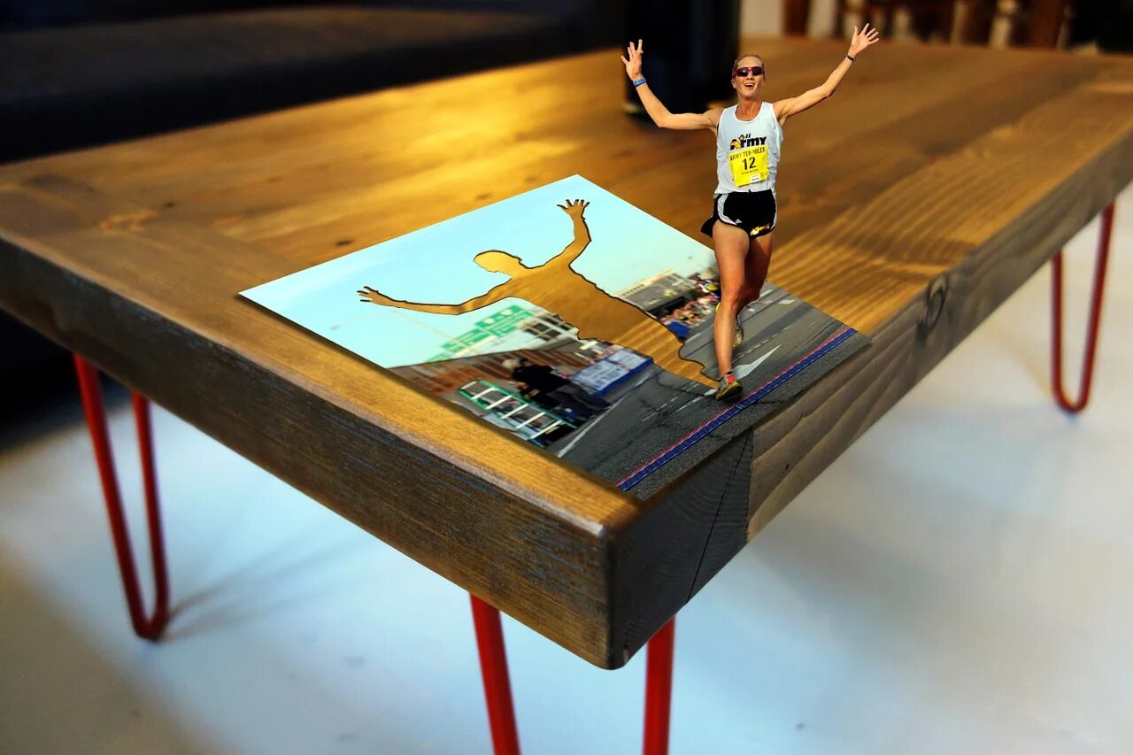 Tables run. Run the table. stock running table.