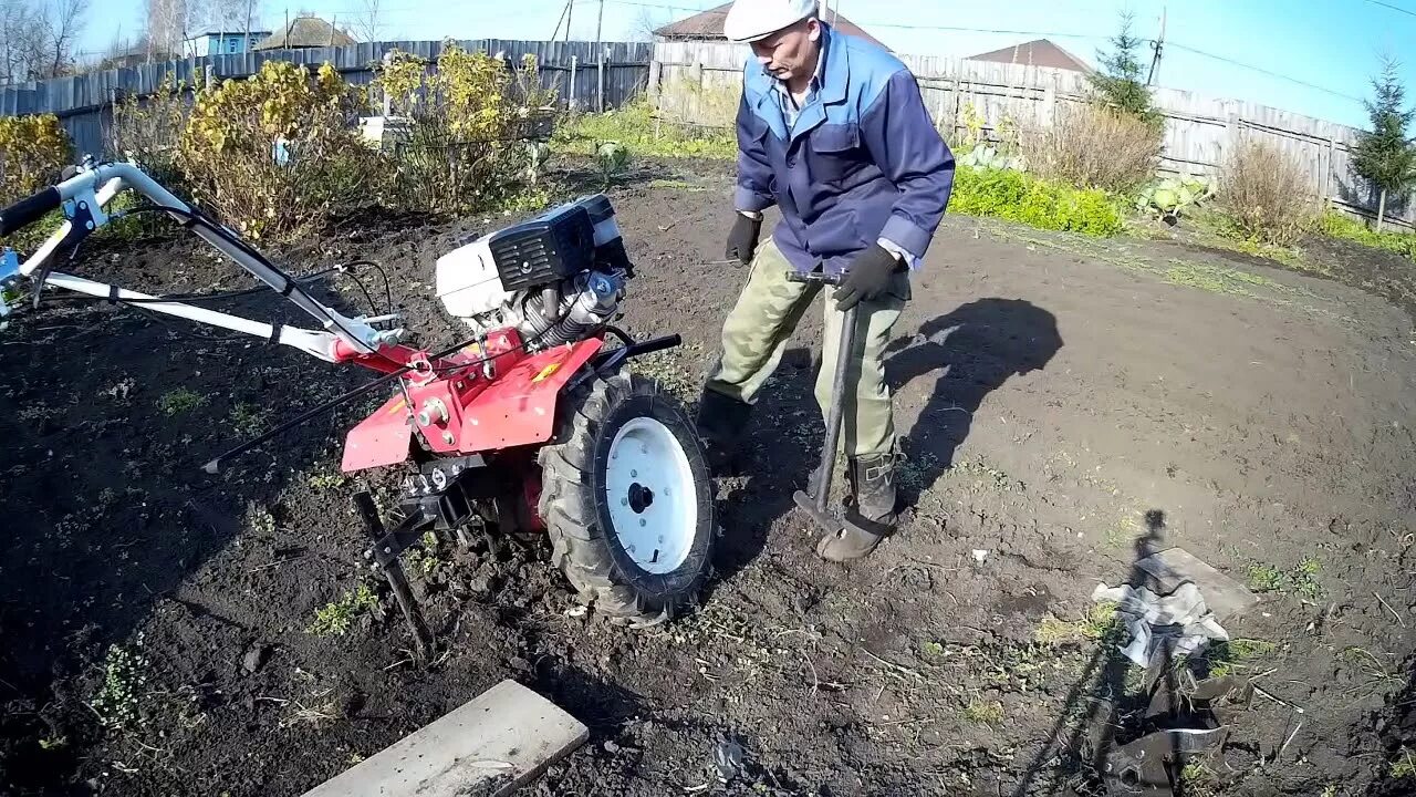 Фреза мотоблока сделать. Домкрат для мотоблока агат. Подставка для мотоблока салют для замены колес. Подставка на мотоблок для смены колес. Приспособление для смены колес на мотоблоке.