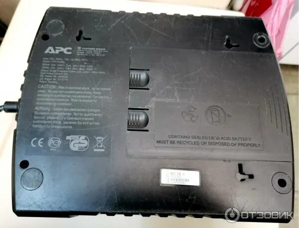 APC back-ups es 700. ИБП APC back-es700va. APC back-ups es 700 задняя крышка. Es700 APC аккумулятор. Ибп back ups es 700