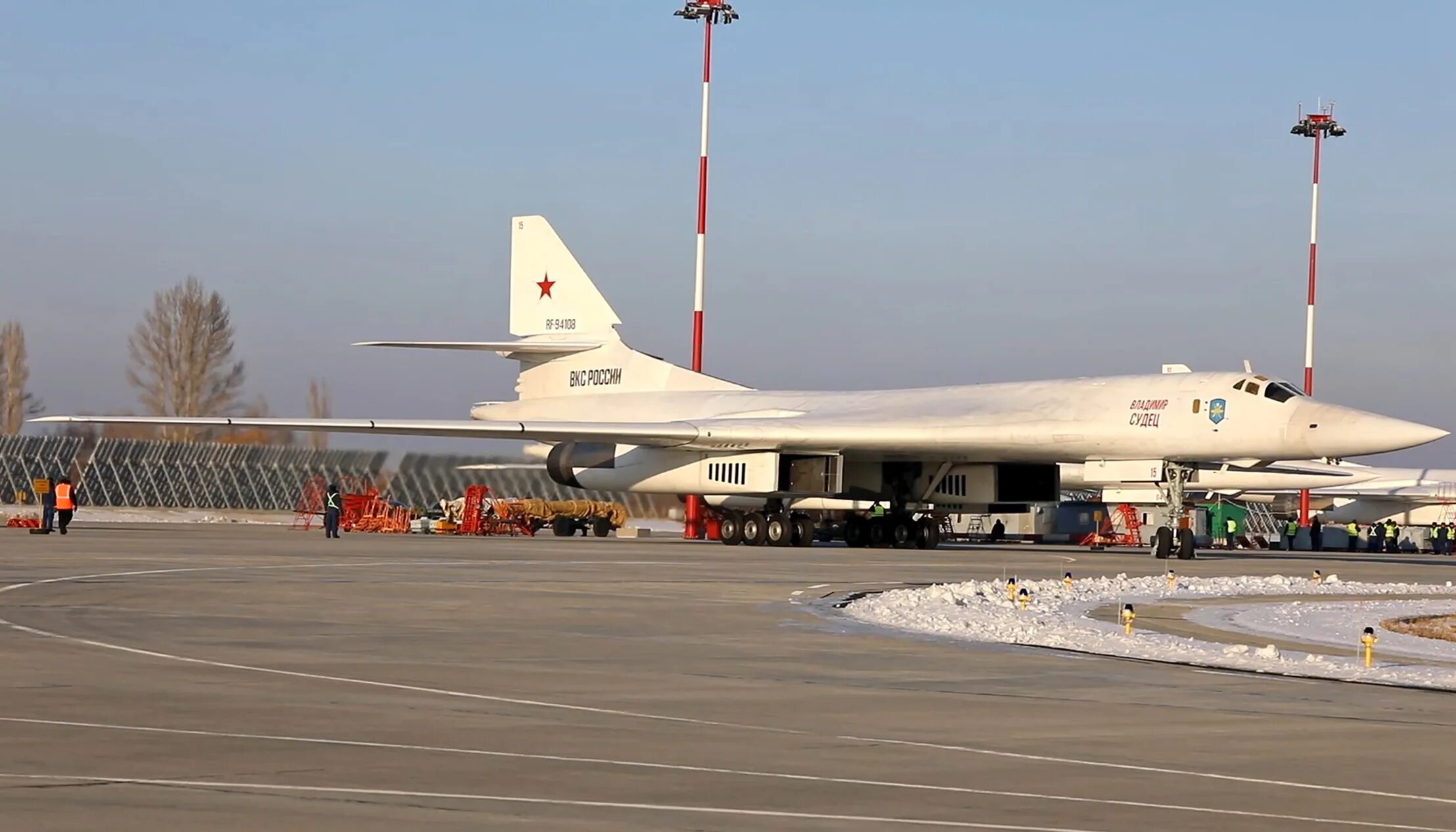 Беспилотник над энгельсом сегодня сбили. Авиабаза Энгельс ту 160. Ту-160 в Полтаве.