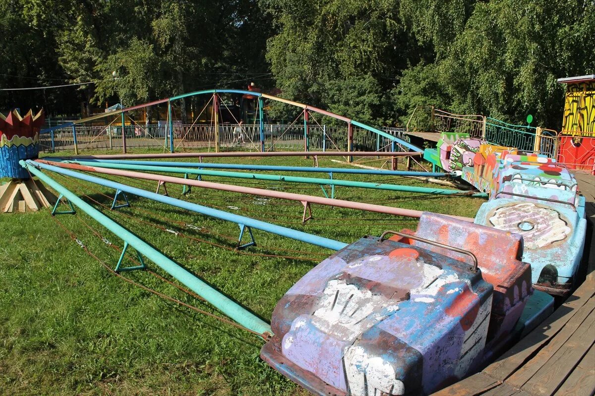 парки веселые горки. центральный парк карусель веселые горки. парк победы ульяновск горки. орск парк поляничко аттракционы. парки веселые горки.