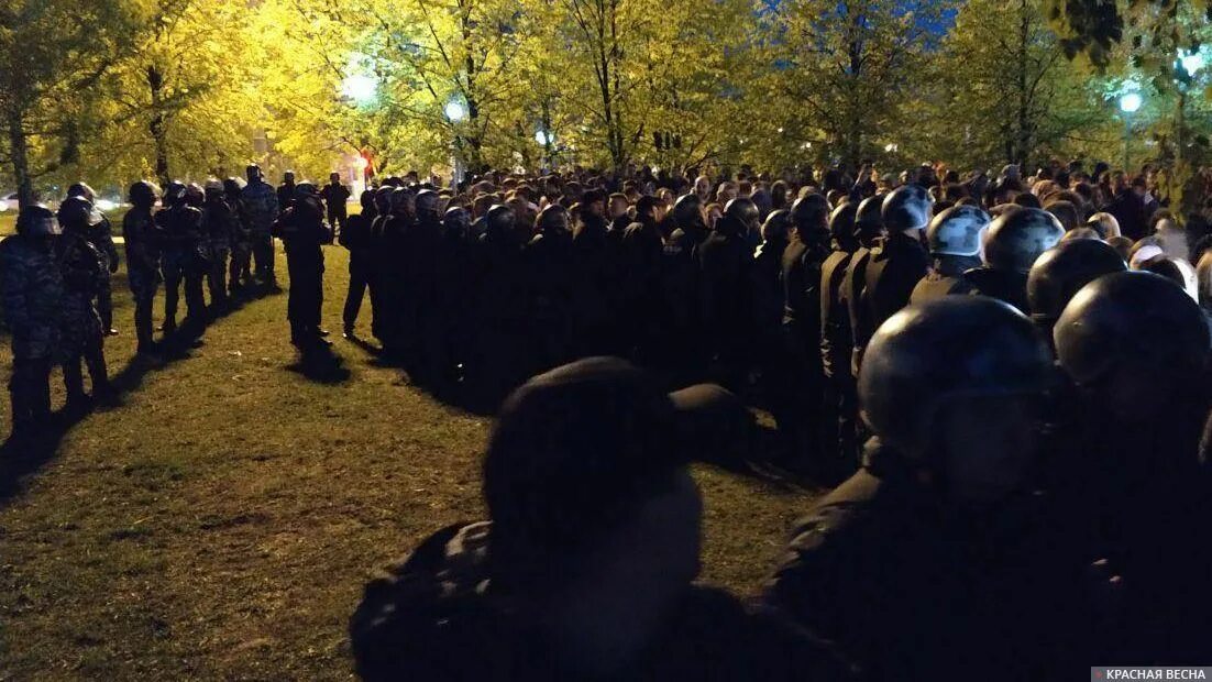 Песня не покинешь этот сквер. Митинг против храма в екатеринбурге. протесты за сквер в екатеринбурге. протесты в сквере в екатеринбурге. храм екатеринбург протест.