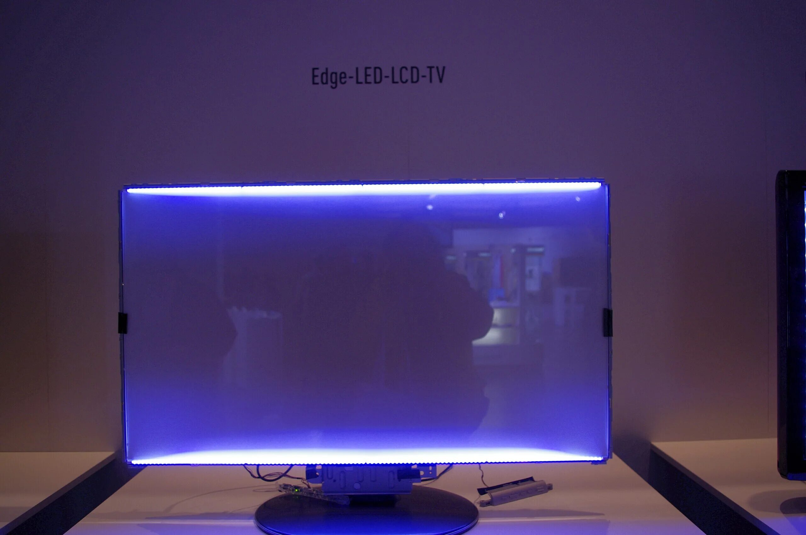 Подсветка для монитора купить. Edge led подсветка Samsung. Подсветка Edge led что это такое в телевизоре. Тип светодиодной подсветки: Edge led. Подсветка direct led что это такое в телевизоре.