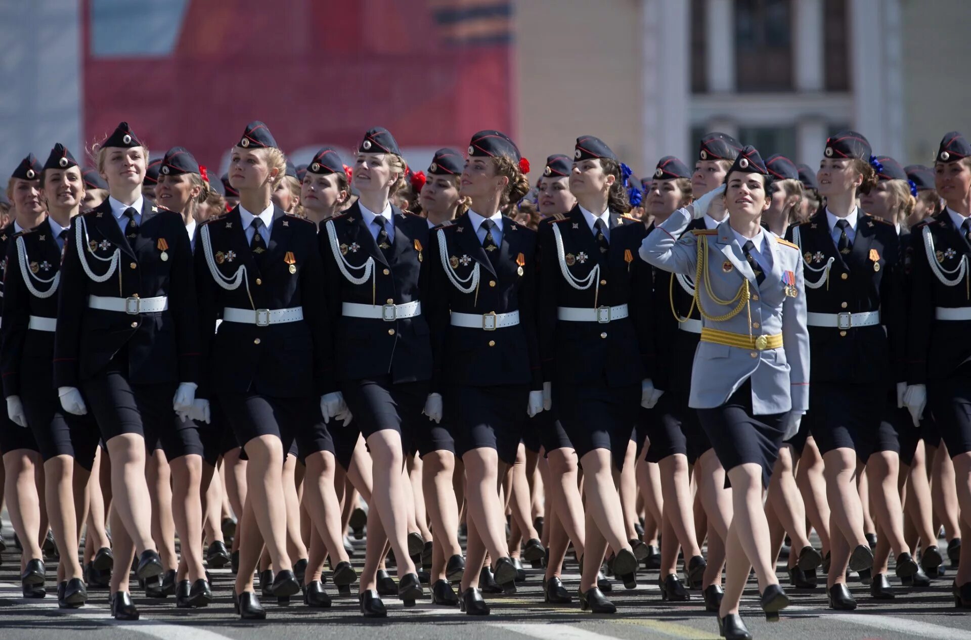 Полностью мая
