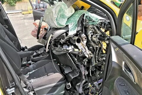 Самые крепкие автомобили при аварии