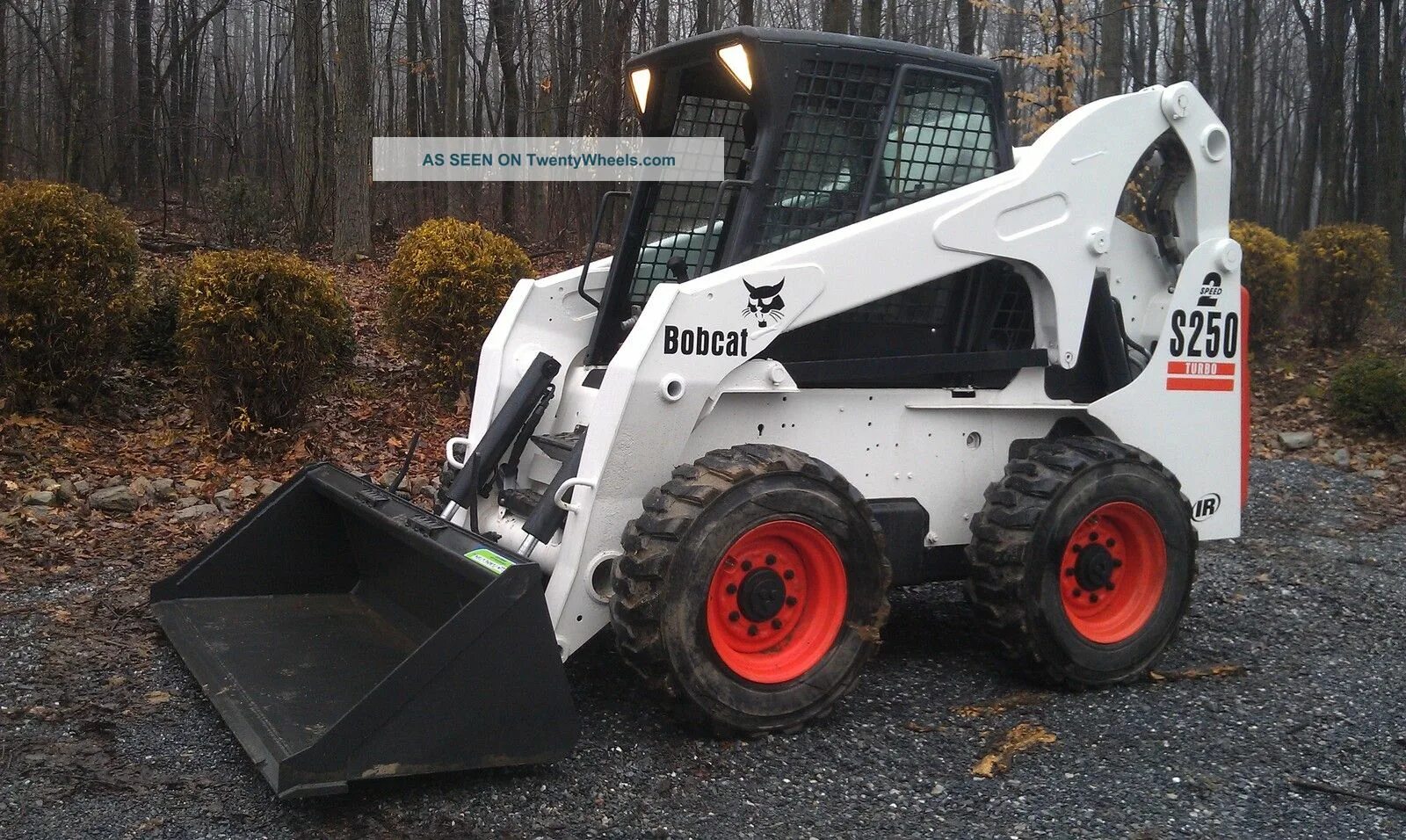 Bobcat s250. Бобкэт s250. Бобкэт 250. Погрузчик Bobcat s130, s250, s2505h. Подножка Бобкэт 250.