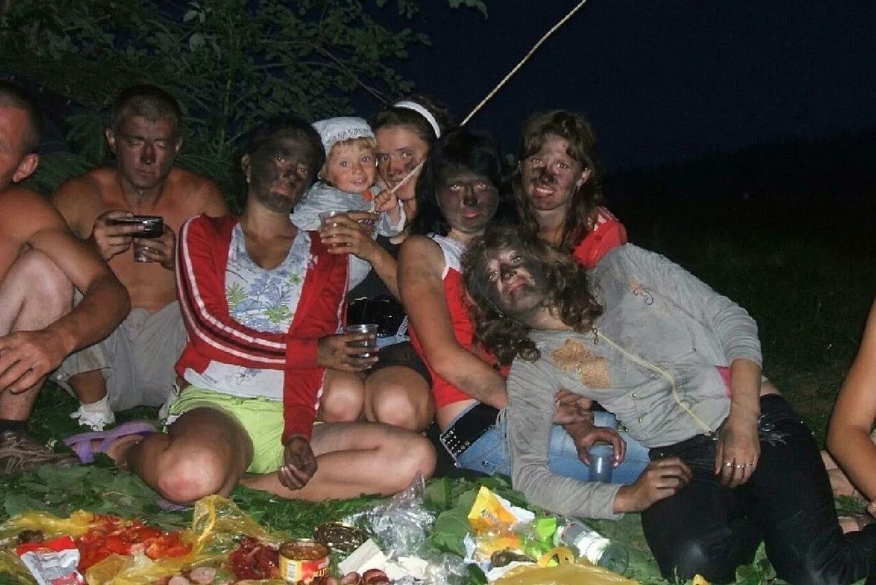 Идиоты в соцсетях. Смешные тетки из одноклассников. Пахарев сергей константинович. Придурки в социальных сетях. Чудики из социальных сетей.