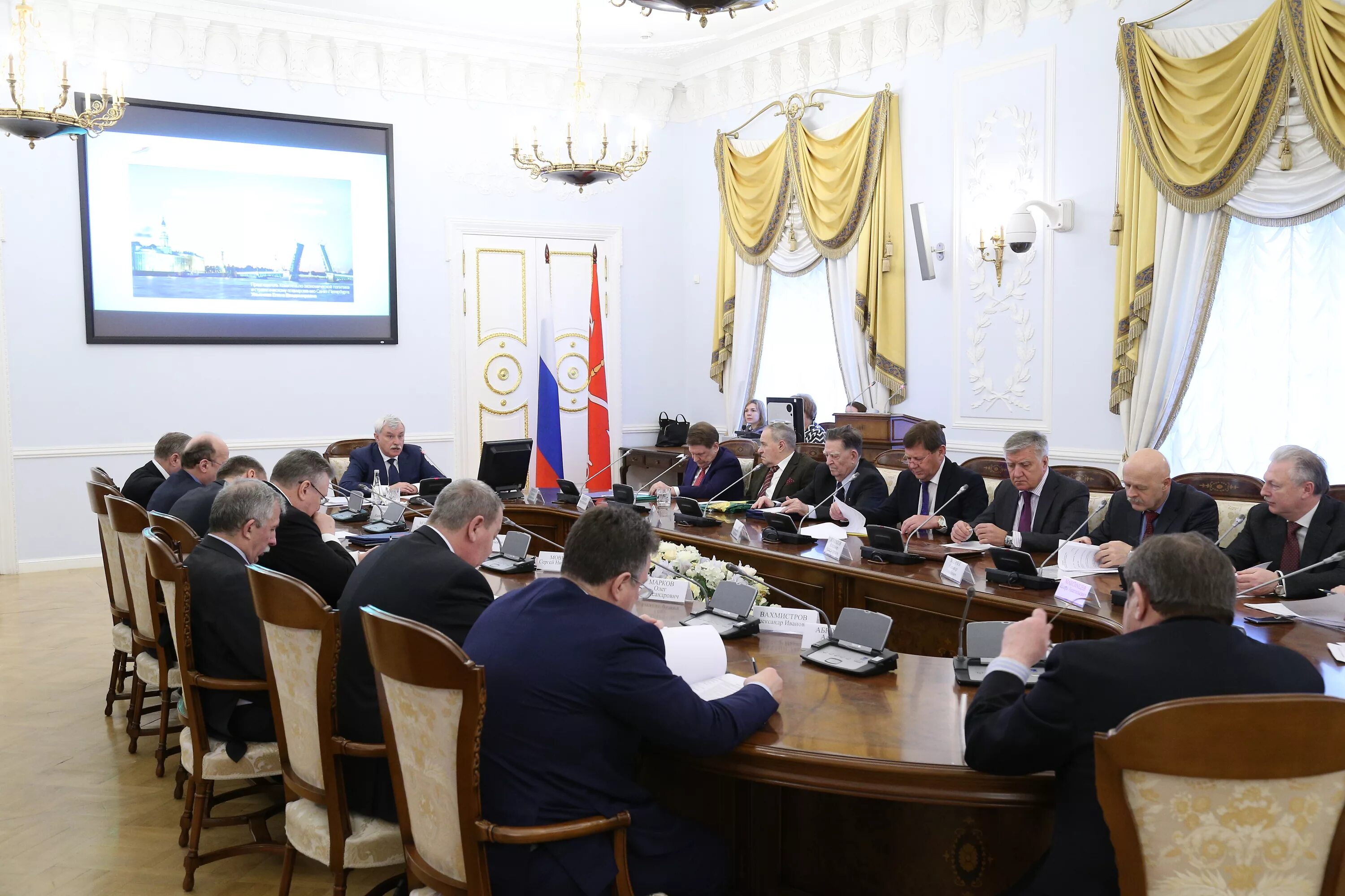 Администрация адмиралтейского района санкт-петербурга. Администрация губернатора спб. Советы при губернаторе санкт петербурга. Заседание в смольном. Советы при губернаторе санкт петербурга.