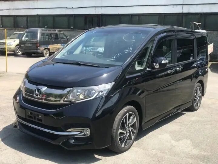 Хонда степвагон 2015 отзывы. Honda stepwagon 2022. Honda stepwgn 4. Степвагон 2016 год шестиместный. Honda stepwgn 5.