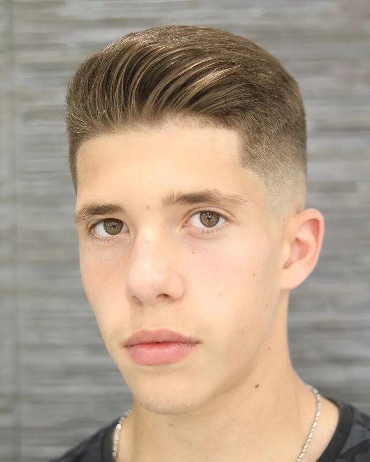 Прически для подростков. Прически для парней. Фейд андеркат ежик. Прически мужские 16. Квифф стрижка мужская.