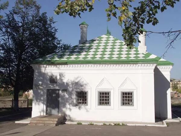 Домик петра 1 в вологде внутри. Домик петра i в вологде. Дом музей петра 1. Дом-музей петра i вологда. Музей домик петра 1 в вологде.