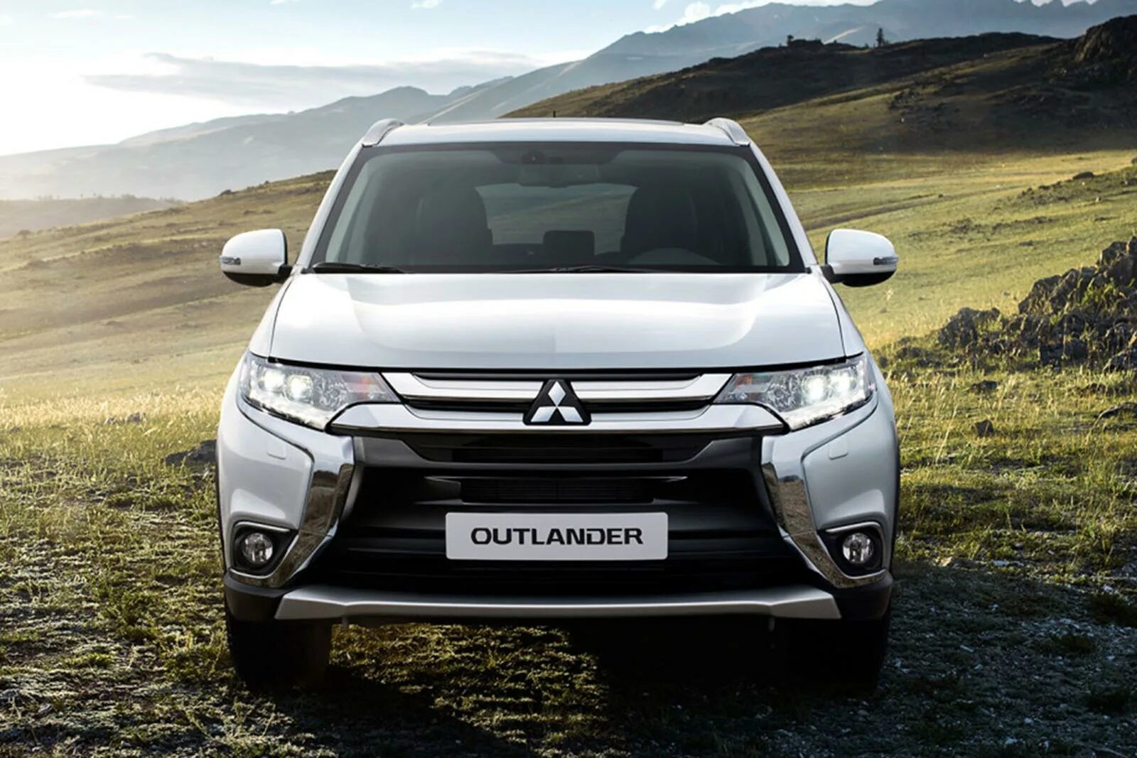 Аутлендер китайской сборки. Митсубиси Аутлендер 2015. Mitsubishi Outlander 2015. Mitsubishi Outlander 3 2015. Mitsubishi-Outlander-XL-2017.