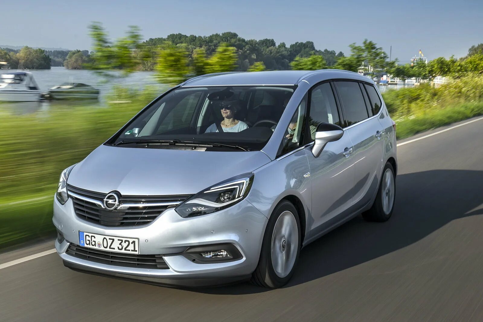 Купить опель гродно. Opel Zafira 2021. Новый Опель Зафира 2022. Новый Опель Зафира 2021. Опель Зафира 3 поколение.