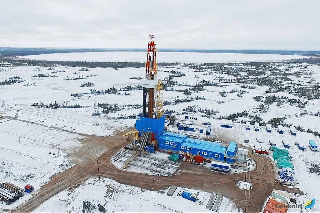 Нефтяное озеро самотлор. Нефтяное озеро самотлор. Самотлорское месторождение нижневартовск. Ямал мессояха. Нефтяное месторождение нижневартовск.