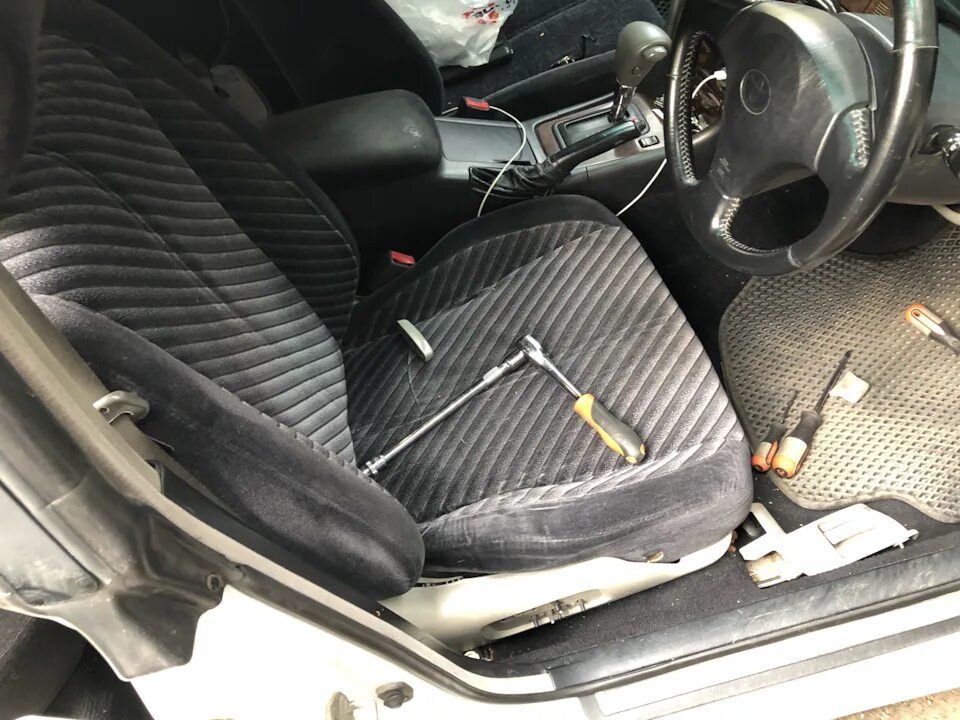 Замена сеточки бензонасоса - Toyota Mark II (100), 2,5 л, 1997 года своими рукам