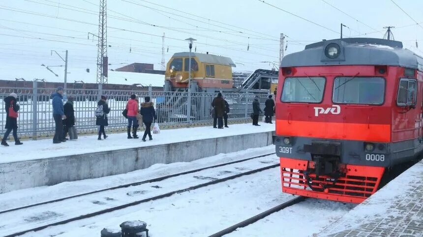 Тамбов электропоезд. Вокзал мичуринск тамбов. мичуринск уральский - тамбов-1 поезд. вокзал тамбов пригородный поезд. поезд тамбов мичуринск.