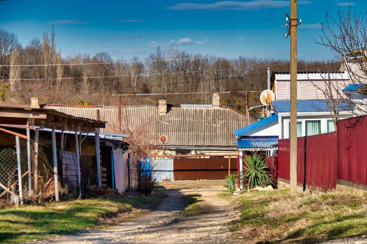 Поселок асфальтовая гора. Погода на асфальтовая гора. Погода на асфальтовая гора. Асфальтовое заграждение ухаб. Укатанная асфальтная крошка.